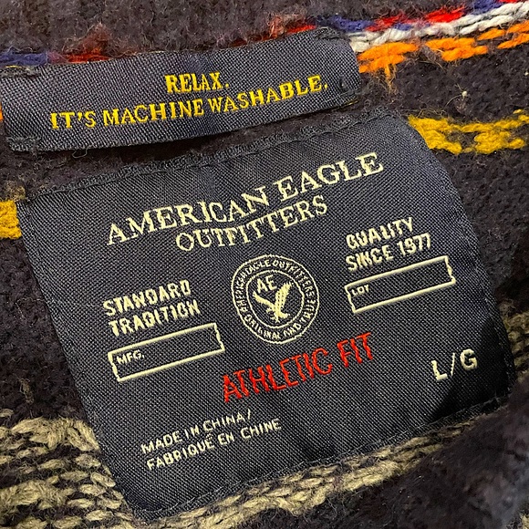 AE Super Soft Crew Neck Sweater - Size Large - Picture 7 of 9